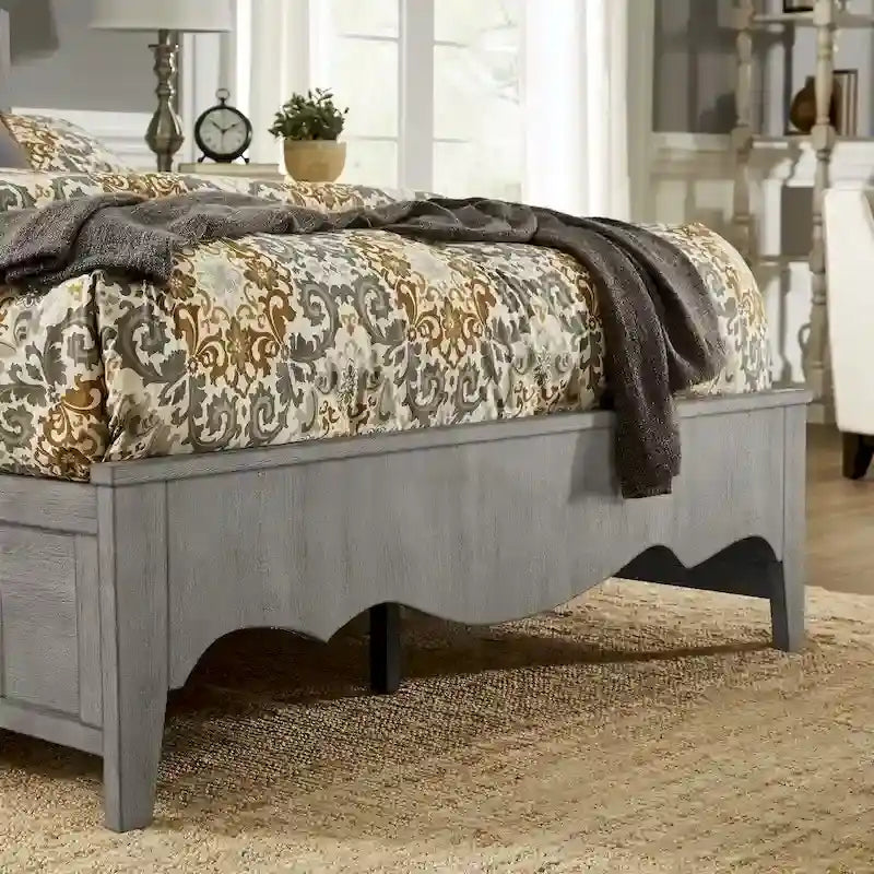Bed with a Vintage-Textured Fan-Shaped Frame