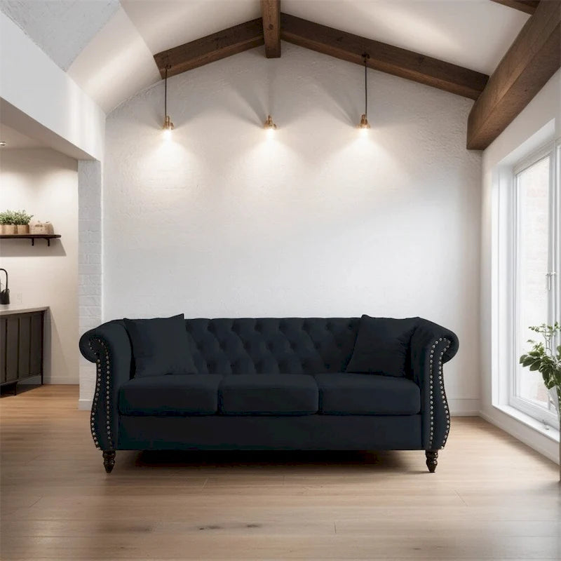 80-calowa sofa aksamitna z zaokrąglonymi podłokietnikami i dwiema poduszkami dekoracyjnymi